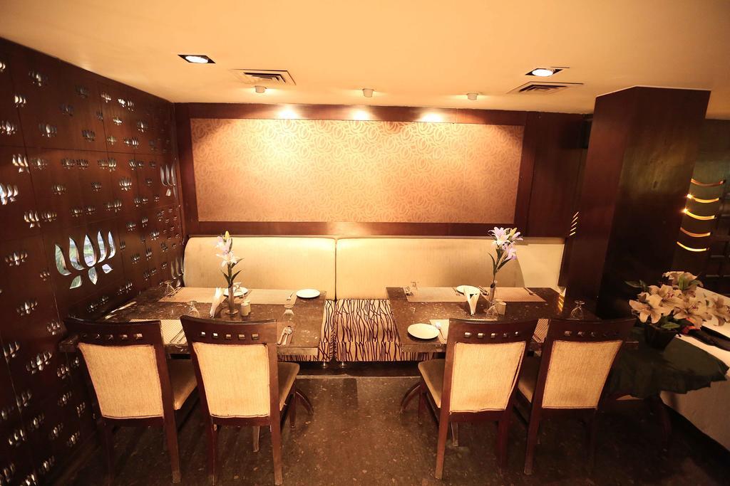 Hotel Shanti Palace West New Delhi Exterior photo