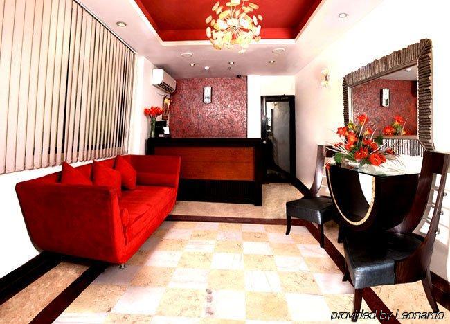 Hotel Shanti Palace West New Delhi Interior photo